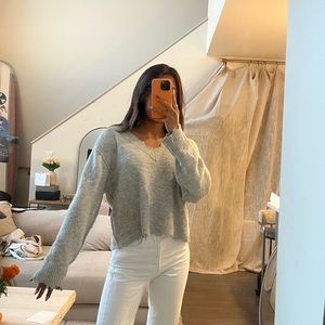 Aritzia Wilfred Free Wool Frayed V Sweater